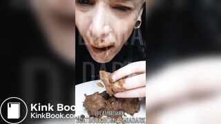 Eating poop @lamiadark_
