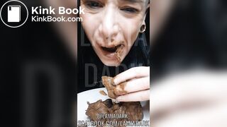 Eating poop @lamiadark_