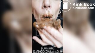 Eating poop @lamiadark_
