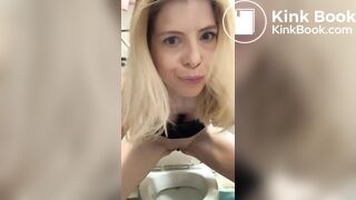 Toilet loving girls