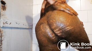 Me all covered in shit and smashing my ass with my