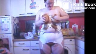 Fat mature lady shit on her bra and wears it