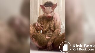Piggy is in love with K 9 shit