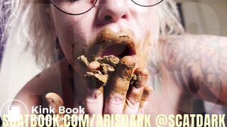 Dirty at the bed @scatdark