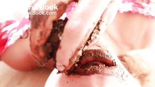 Pretty Woman Pooping