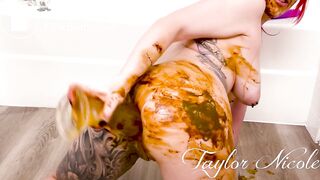 Scat whore playing with her asshole