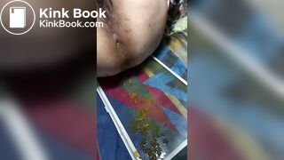 Girl ejecting shit with her ass