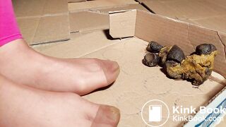 sexy milf suntan pantyhose got very shitted feets