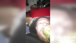 Hundescheiße in meinen Mund stopfen