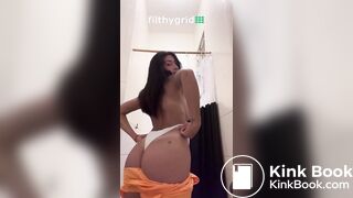 Hot Brunnett Shitting, Scat, Nice Tits, Shit,