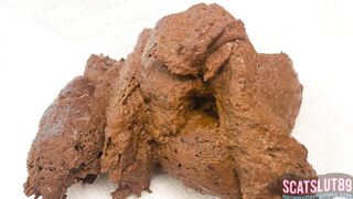 Fat Trans Woman Takes a Sloppy Shit