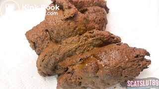 Fat Trans Woman Takes a Sloppy Shit