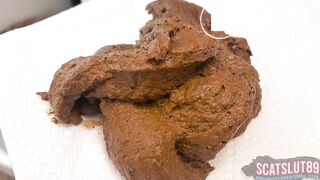 Fat Trans Woman Takes a Sloppy Shit