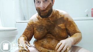fat gay guy chewing and smearing shit