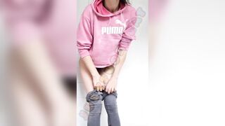 Pierced pussy and plugged arse pissing