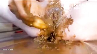 masturbating and fisting pussy with shit