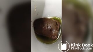 Girl pooping on toilet - video 338