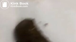 Girl pooping - video 884