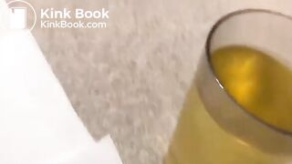 Girl pooping - video 884