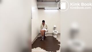 Sora A.I compilation girls flooding toilets w Hyperscat