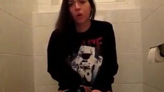 Girl Pooping & Farting - video 2