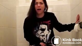 Girl Pooping & Farting - video 2