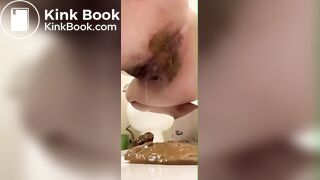 Messy ass girl shits creamy bomb