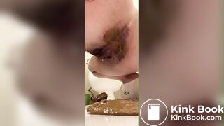 Messy ass girl shits creamy bomb