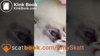 close up shitting - video 2