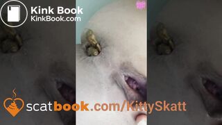 close up shitting - video 2