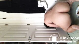 Big ass chubby girl farts before little poop