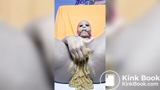 Ebony stuffs pussy with shit Xymz