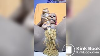 Ebony stuffs pussy with shit Xymz