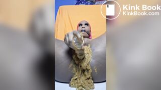 Ebony stuffs pussy with shit Xymz