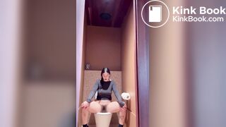 Hot as Babe pooping in Hotel Toilet