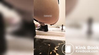 Girl pooping in public toilet3