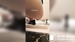 Girl pooping in public toilet2