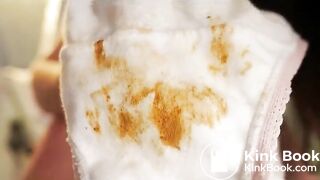 Girl pooping on toilet - video 324
