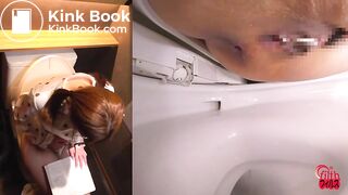 Pretty Japanese girl Pooping