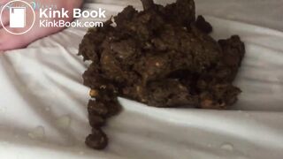 Young redhead shitting