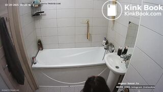 BIG BOOBS GIRL POOP AND FARTS