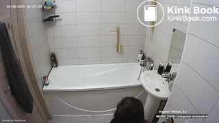 BIG BOOBS GIRL POOP AND FARTS