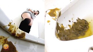 Cute Japanese girl Diarrhea In Squat toilet - video 5