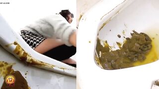 Cute Japanese girl Diarrhea In Squat toilet - video 5
