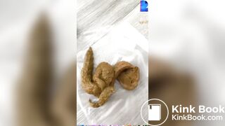 Hot babe cant hold the shit