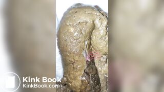 Chinese woman naked poop