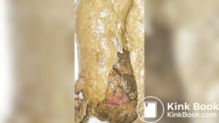 Chinese woman naked poop