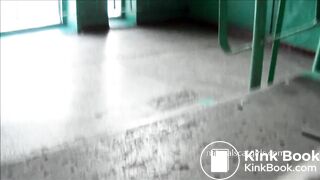 Girl shitting and farting - video 2