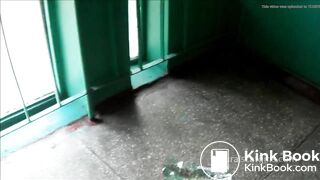Girl shitting and farting - video 2