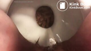 TOILET POO CLOSE.UP